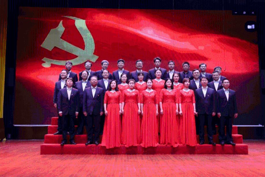游客欢乐背后,一群人在默默守护
